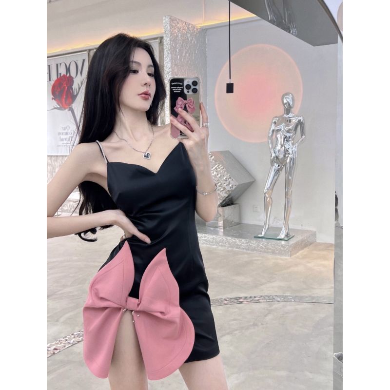 Đầm Hai Dây Ôm Dáng Xẻ Tà Đính Nơ Màu Đen Quyến Rũ Thời Trang Dự Tiệc Cho Nữ