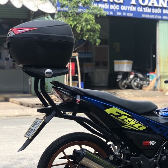 Thùng Sau Givi C30N - Thùng Givi Chính Hãng 30L Gắn Sau Xe Máy - Bạn Phượt