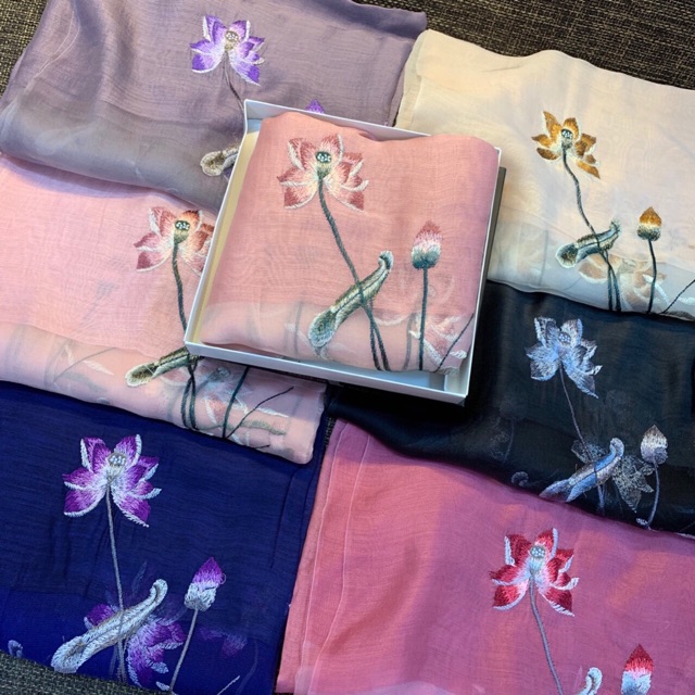 Khăn tơ thêu sen đủ màu