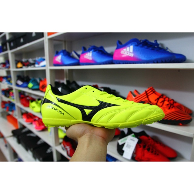 Giày đá bóng mizuno chính hãng