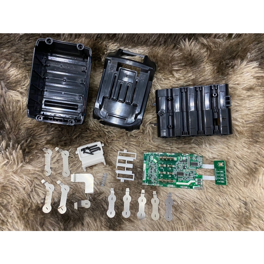 Vỏ mạch Makita 40v 2.5 AH cell 18650 nhận sạc zin. BN.