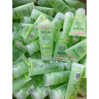 Sữa rửa mặt simple dạng gel cho da mụn và da nhạy cảm