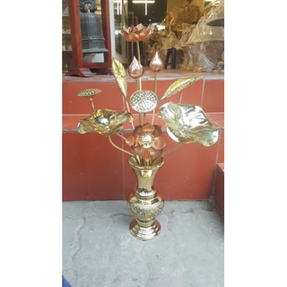 Lọ hoa sen bằng đồng