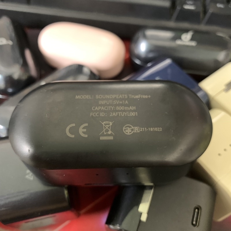 Hộp sạc soundpeats TrueFree+