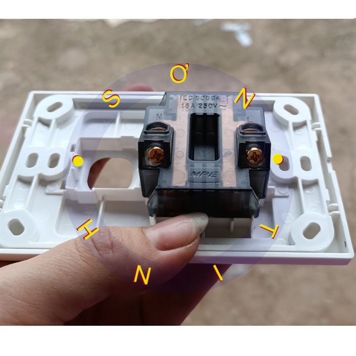 Ổ Cắm Âm Tường Đôi Ba 2 Chấu MPE  A20US2XXN A20US2N A20US2XXN A20US3N A201VXN