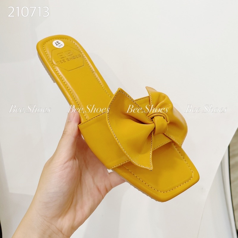 BEESHOES - DÉP NƠ NỮ DA MỀM MŨI VUÔNG - DÉP NỮ ĐẾ BỆT CÓ SẴN MÀU ĐEN - KEM - BE - NÂU - XANH - VÀNG - HỒNG 210713