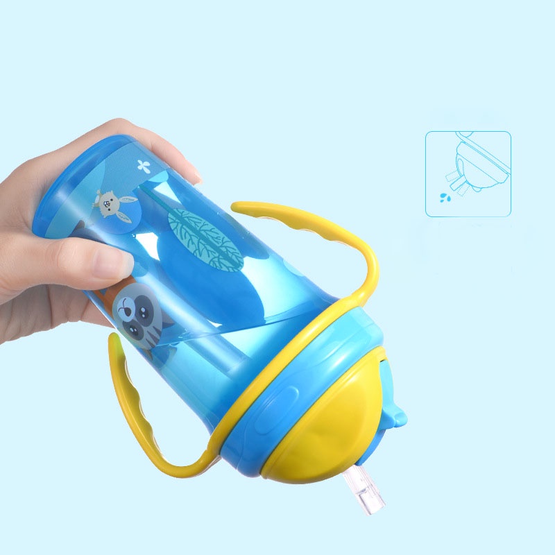 Bình Uống Nước Có Tay Cầm Và Nắp Đậy Chống Tràn Dành Cho Bé