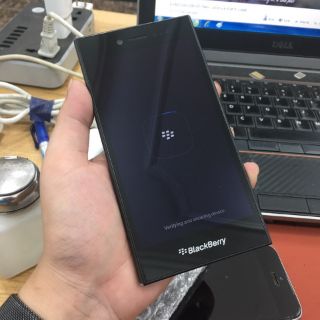 Điện thoại BLACKBERRY LEAF hàng nhật xịn mới