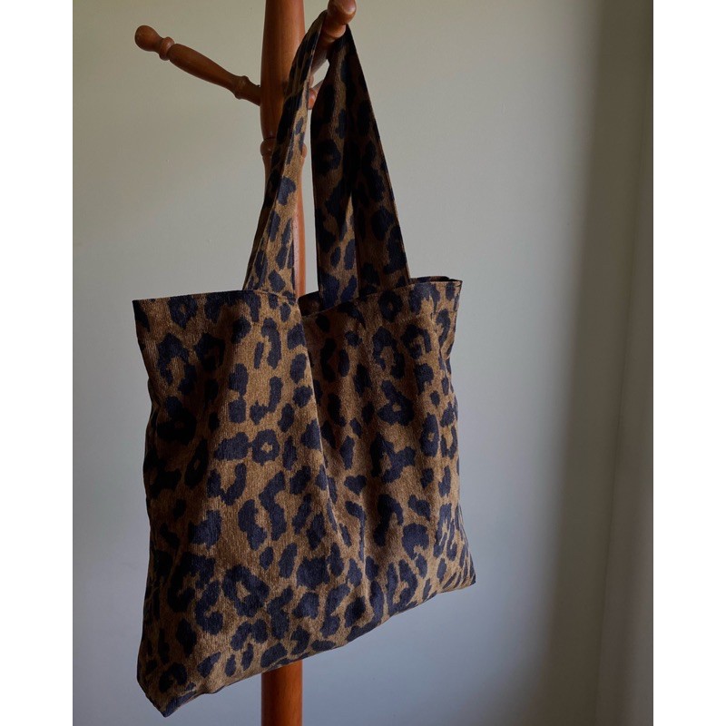 Túi Tote Leopard Nhung