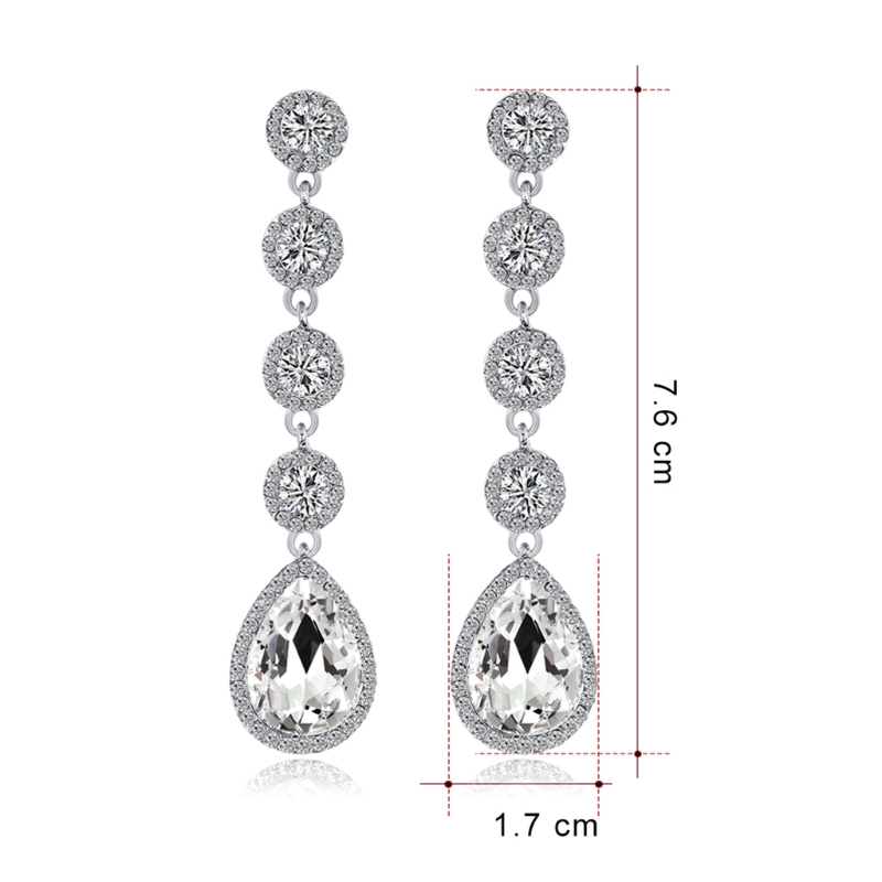 Khuyên tai nữ trang tạo hình độc đáo