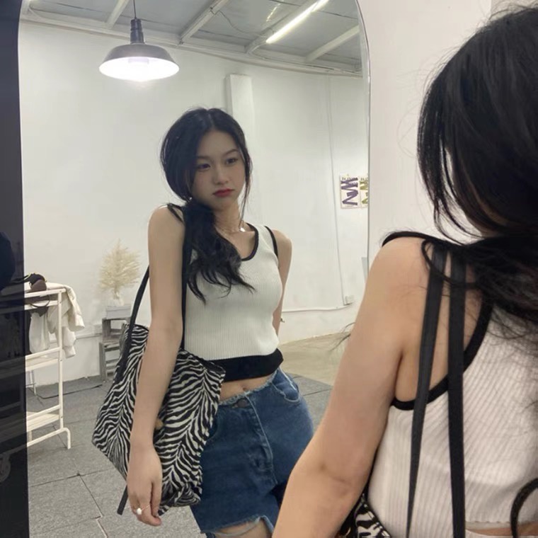 Áo ba lỗ Forgirl len gân mỏng dáng cướp phối viền cá tính
