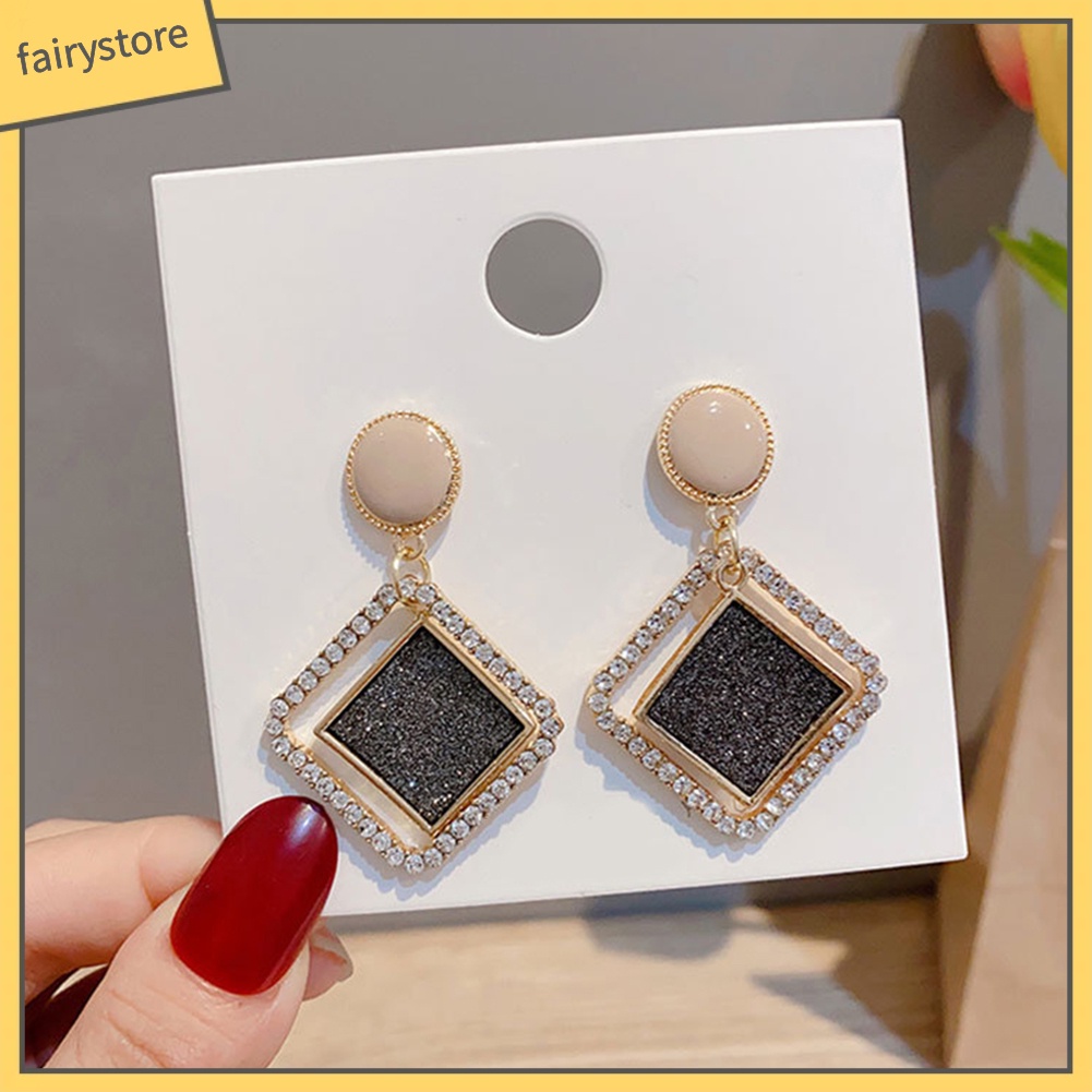 Bông Tai Dáng Dài Tạo Hình Độc Đáo Cho Nữ