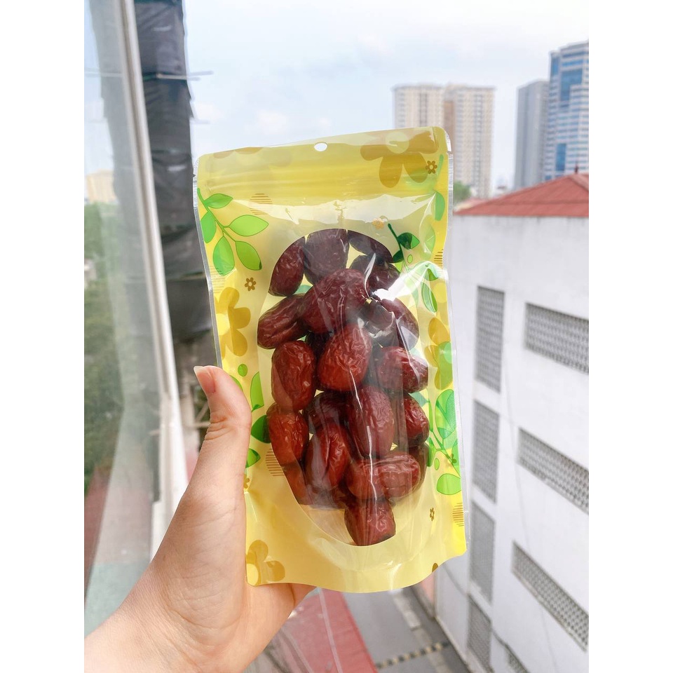 Táo đỏ Hàn Quốc sấy khô Saffron Việt Nam loại quả to đặc biệt gói 100gr