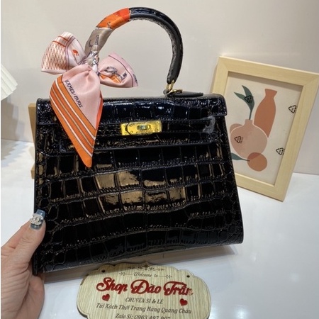 Túi tay cầm có kèm dây đeo chéo ,Túi sai 25 da rắn ( hàng đẹp có hộp )