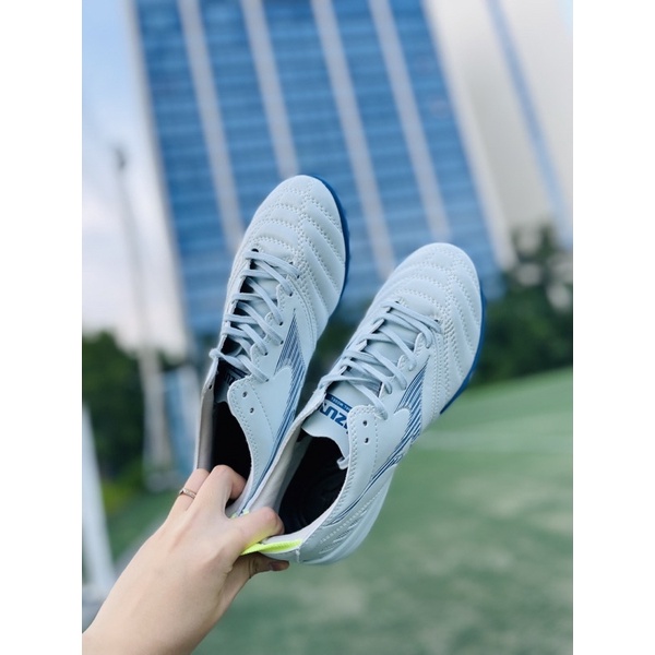 Giày đá bóng chuyên sân cỏ nhân tạo đinh TF mizuno Neo 3 màu trắng ghi