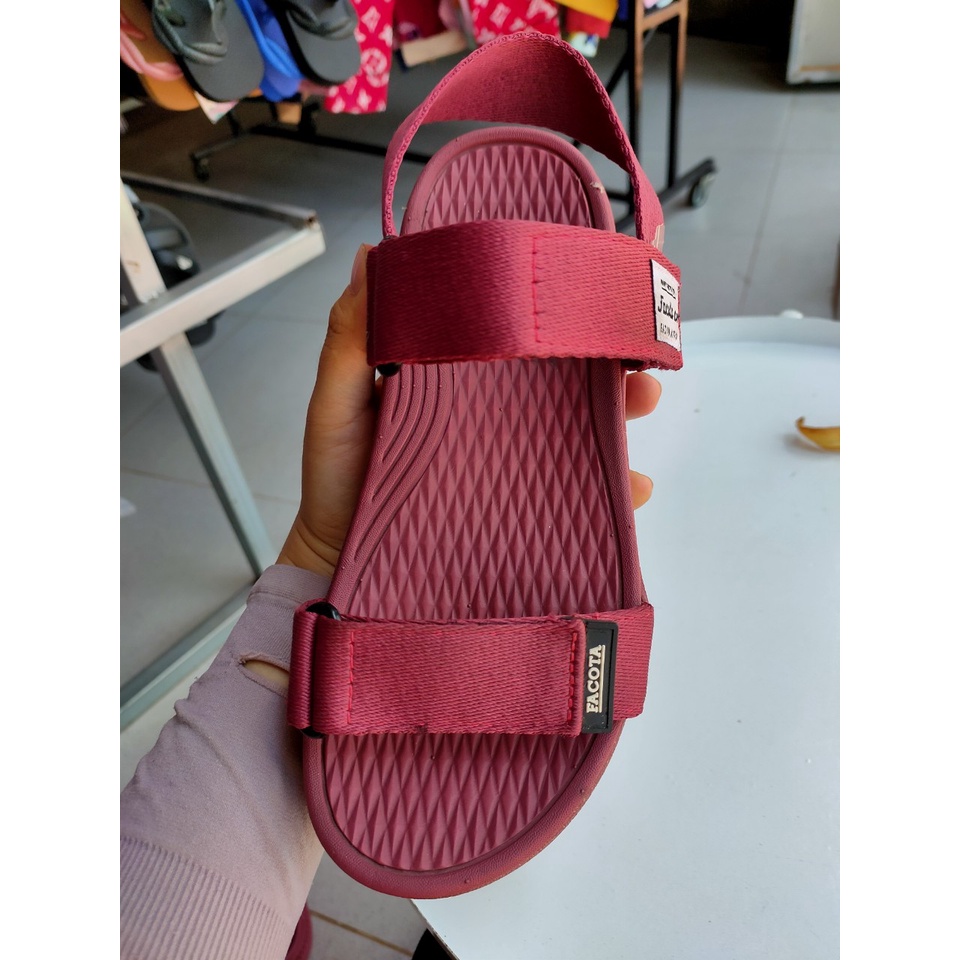 Giày sandal nữ học sinh đi học siêu nhẹ, siêu êm chân , màu đen , đỏ,  Nk04 ,size 35-39