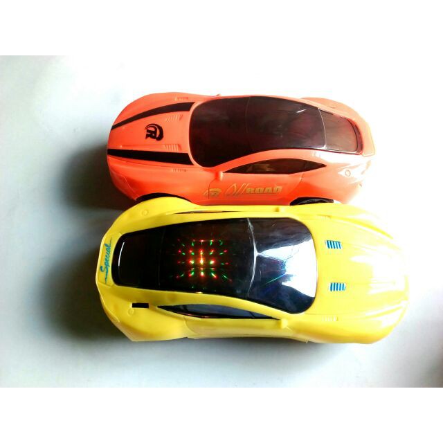 Ô tô gắn pin phát nhạc cực nhộn