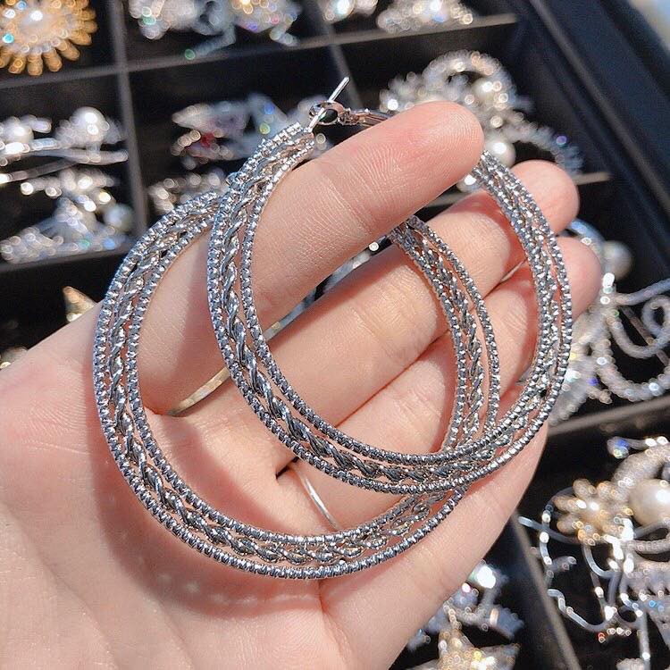 Bông tai khoen tròn