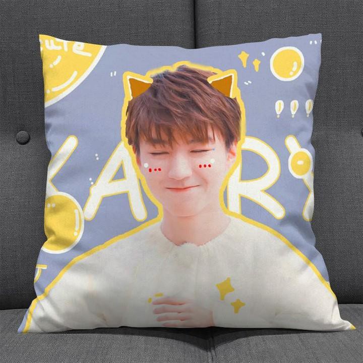 (mẫu ngẫu nhiên) Gối TFBoys Vương Tuấn Khải Vương Nguyên Dịch Dương Thiên Tỷ 30x30 gồm cả vỏ và ruột