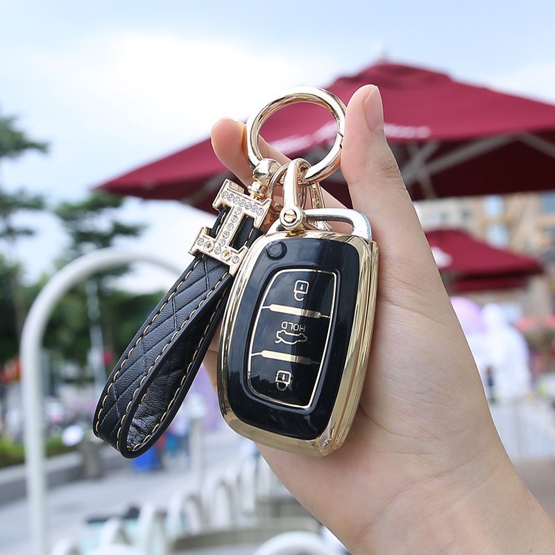 Bao khóa TPU đen viền vàng cho xe Hyundai i10 Elantra Tucson - Chìa thông minh