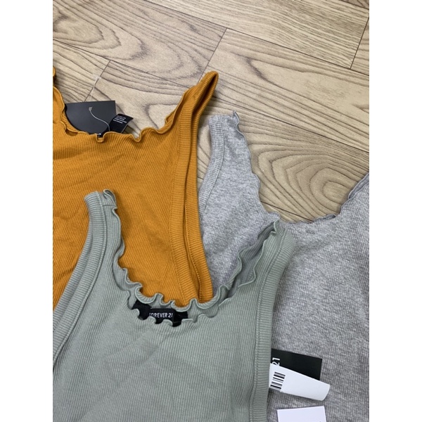 Áo Croptop F21 dư xịn .