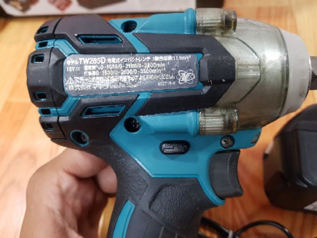 Máy siết Bulong Pin MAKITA DTW285-RME made in JAPAN !!!!