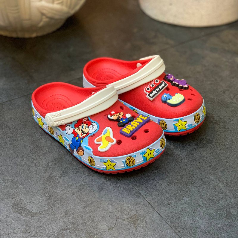 Dép Mario Kids, Chất liệu nhựa tế bào thân thiện với môi trường, Thiết kế dạng sục bảo vệ mũi chân cho bé