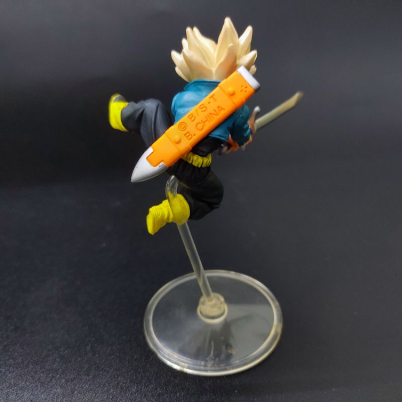 Mô hình chính hãng Bandai HG Dragon Ball Z Trunks ssj chém kiếm.