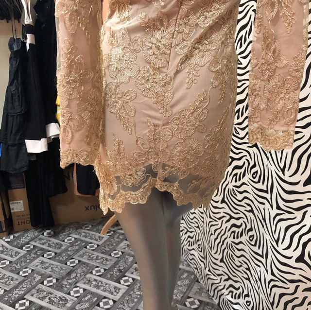 Đầm suông ren nâu kiểu nguyên tag hàng si 2hand