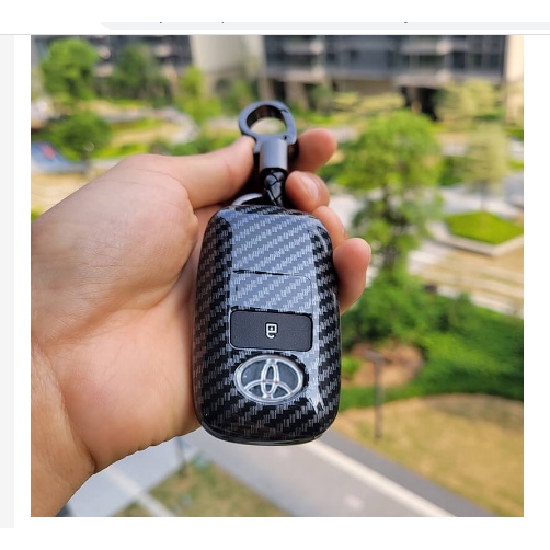 Ốp chìa khóa cacbon Toyota Raize, Veloz, Avanza- kèm móc treo sang trọng.