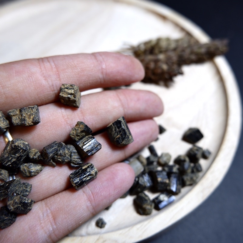 THÔ - vụn thô, không đánh bóng, thanh tẩy năng lượng