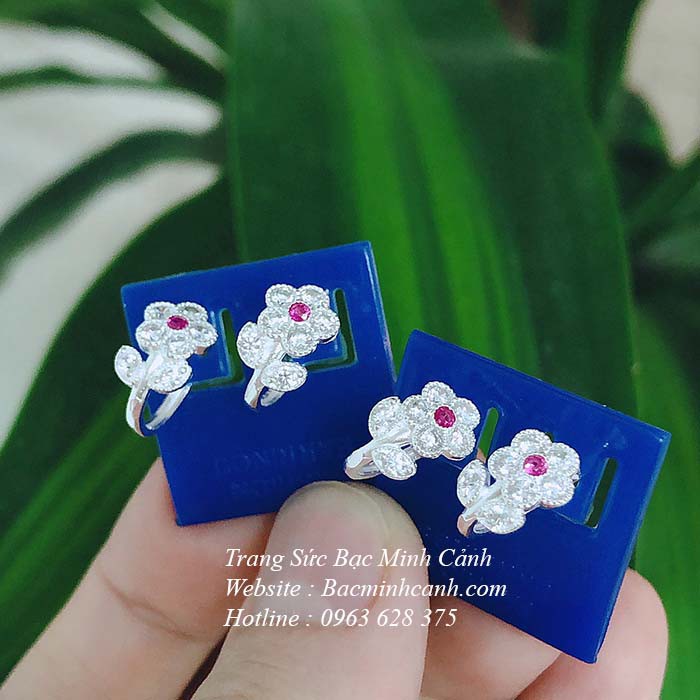 Hoa tai hình bông hoa cho bé