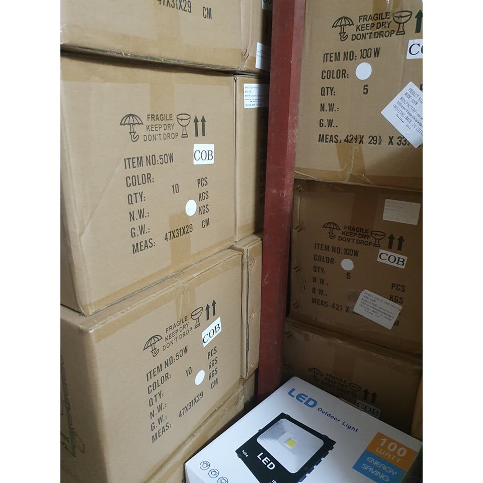 Đèn pha led đổi màu RGB