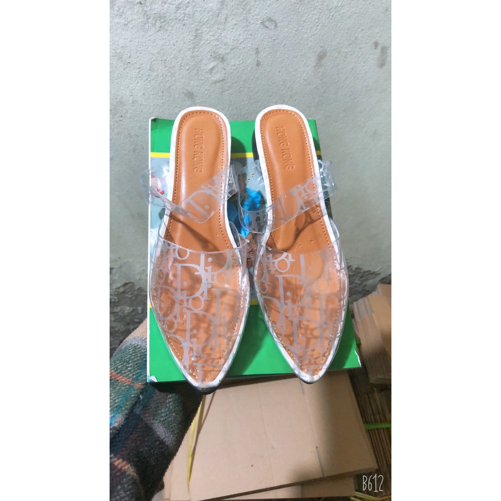 Dép sục thời trang hot trend 2020 phân lên chân cực chất