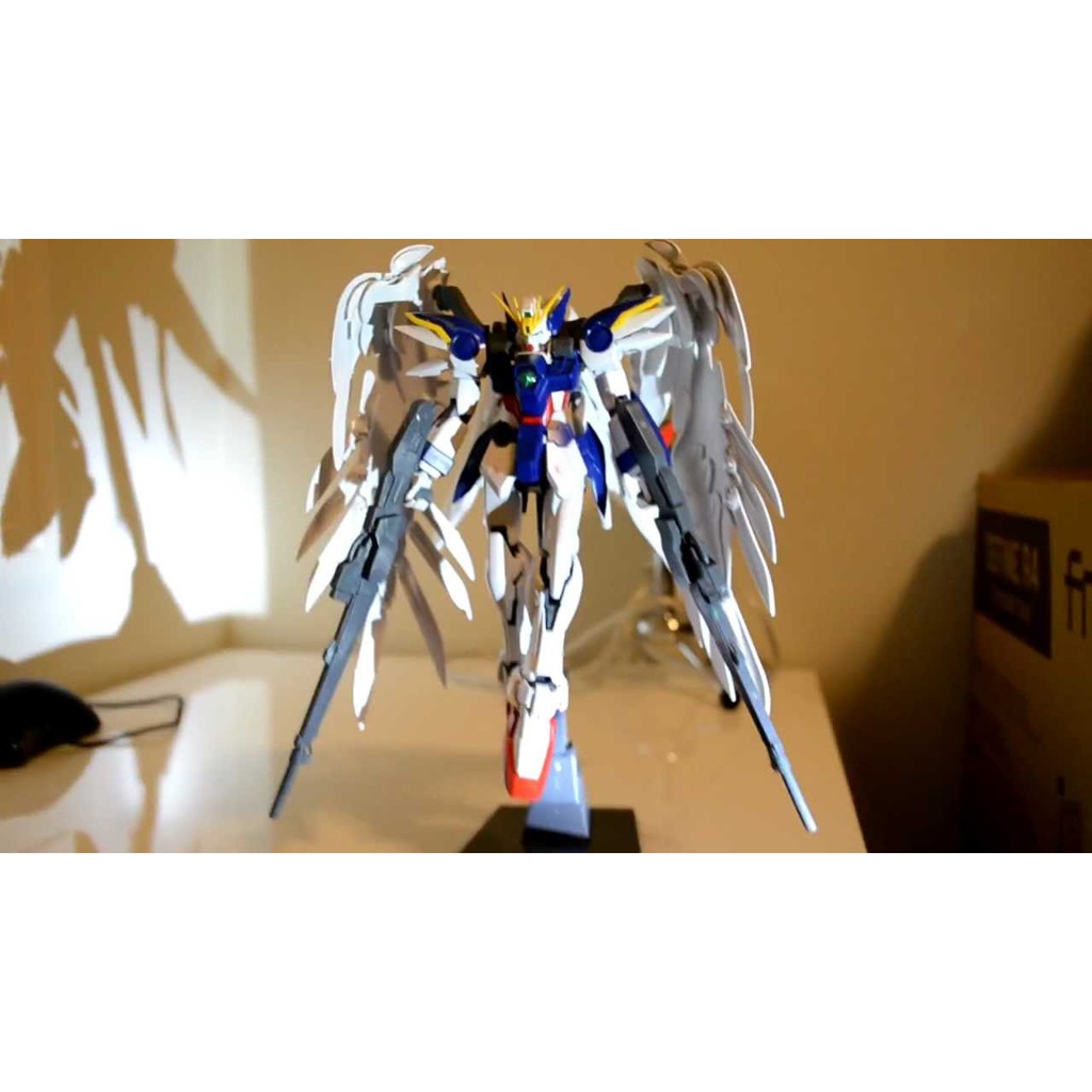 Mô Hình MG Wing Gundam Zero Custom Bandai