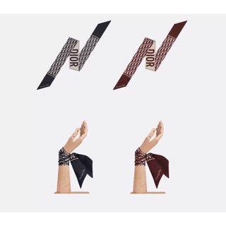 Khăn bản nhỏ Dior