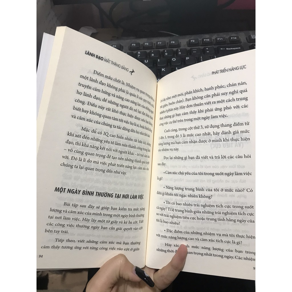 Sách - Lãnh Đạo Mất Thăng Bằng