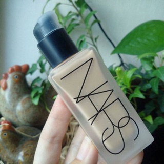 Kem nền Nars All day Luminous Foundation