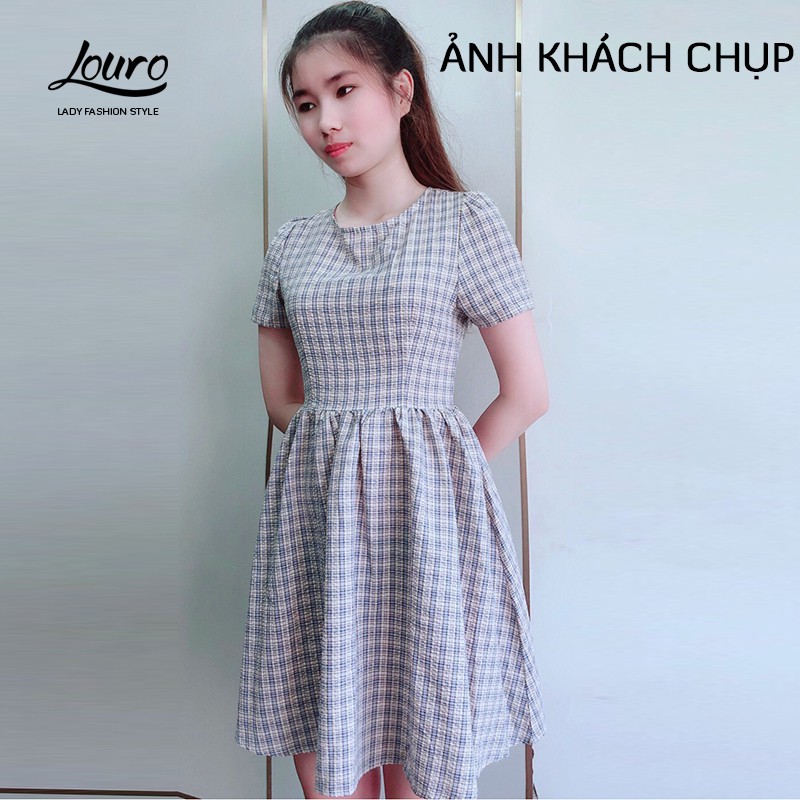 Váy babydoll Louro L2113, mẫu váy babydoll dáng xòe, thắt nơ sau, họa tiết caro nhỏ | BigBuy360 - bigbuy360.vn