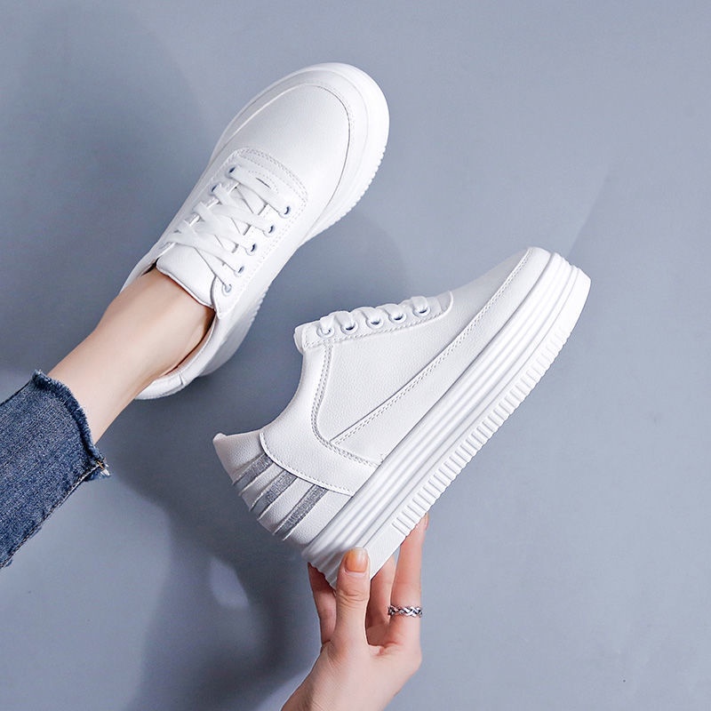 Giày Sneaker Nữ Đế Cao Dễ Phối Đồ