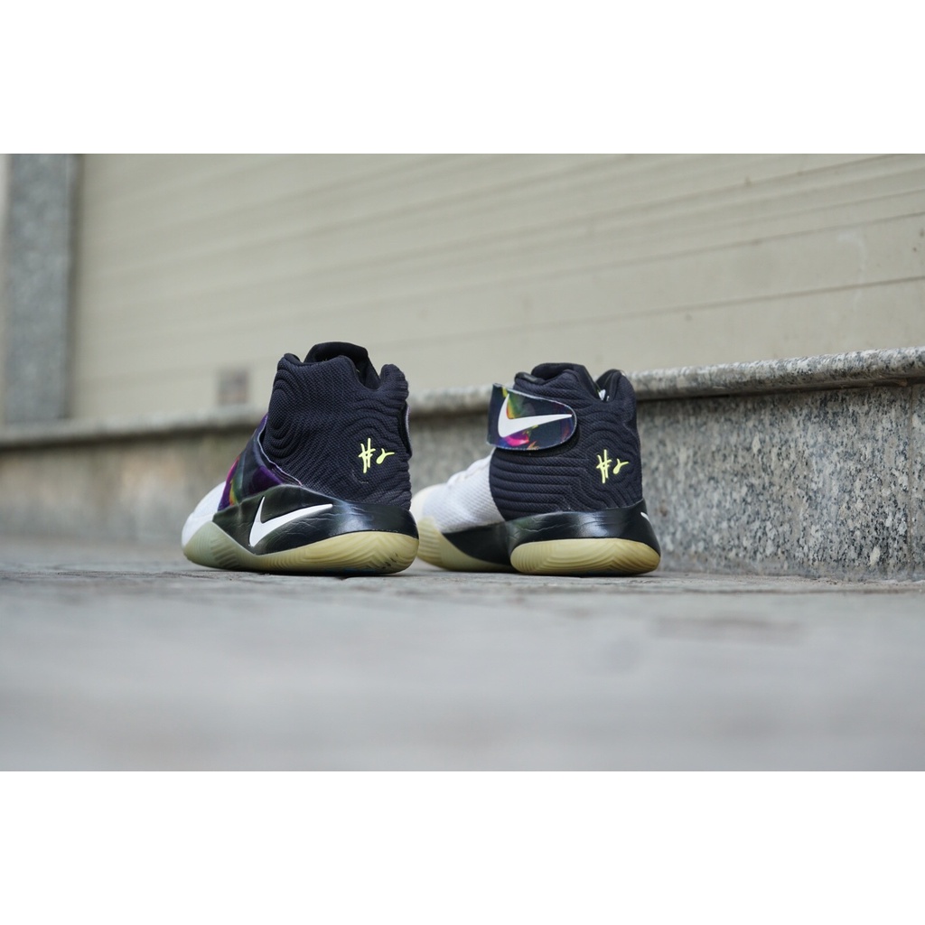 [2hand] Giày Thể Thao NIKE KYRIE 2 EP PARADE 820537-110 GIÀY CŨ CHÍNH HÃNG