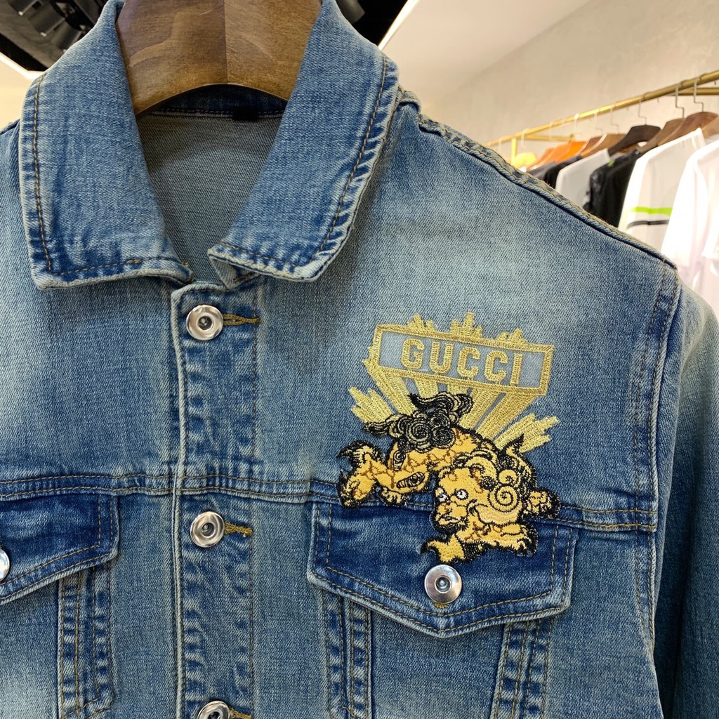 Áo khoác bò nam cao cấp GUCCI GG GC trẻ trung và cá tính với họa tiết trang trí bắt mắt