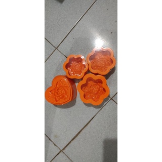 Khuôn xôi hoa có 4 cỡ size lựa chọn. to, trung, nhỏ, hình ❤️