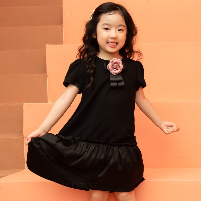 Váy babydoll cộc tay màu đen cho bé gái 137KIDS thiết kế chất cotton thấm hút mồ hôi