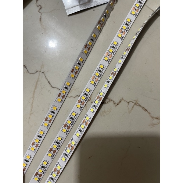 Led dây dán 12v 120 mắt led /m. ánh sáng đơn sắc trắng , vàng , trung tính