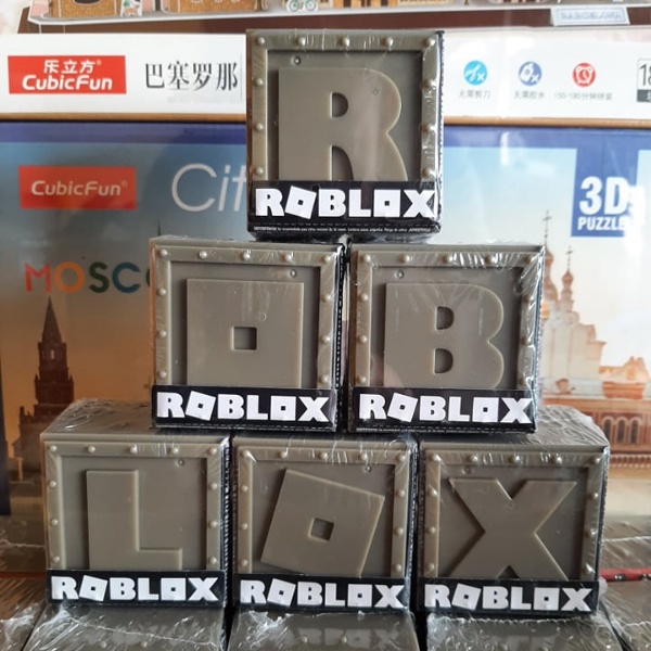 Hộp Roblox Toy Box Series 10 Chính Hãng Có Code