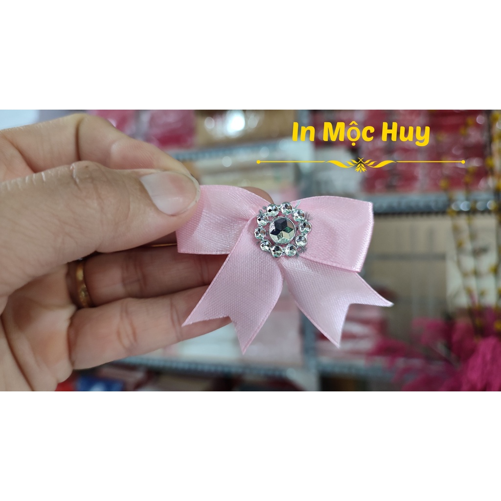 Nơ trang trí, Nơ dán chai nước suối, Nơ có đính charm dùng cho các loại decor tiệc cưới, sinh nhật, sự kiện...
