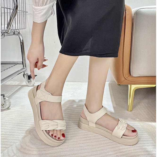 Giày Sandal Đế Bằng 🎀QUẢNG CHÂU🎀 Giày Quai Ngang Nhún Bèo 5 Phân Cao Cấp 8802 662-7
