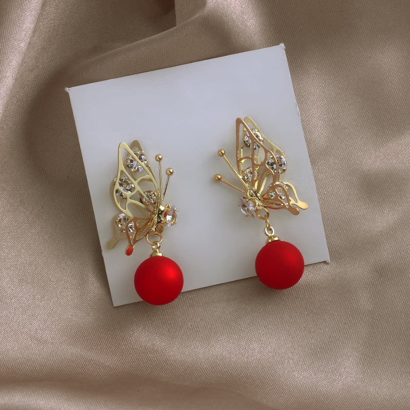 Bông tai chốt gài bạc 925 hình bướm đính ngọc trai sang trọng