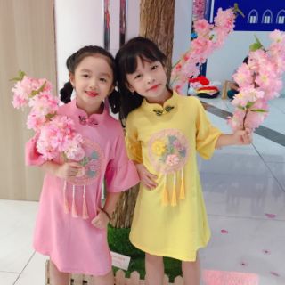 Áo dài cách tân mẹ và bé